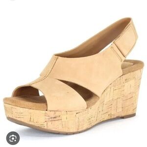 Clark’s Artisan Wedge Sandals 7.5